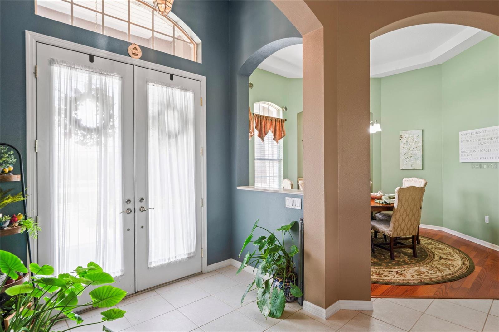 Image 5 of 62 For 9272 Westshore Drive