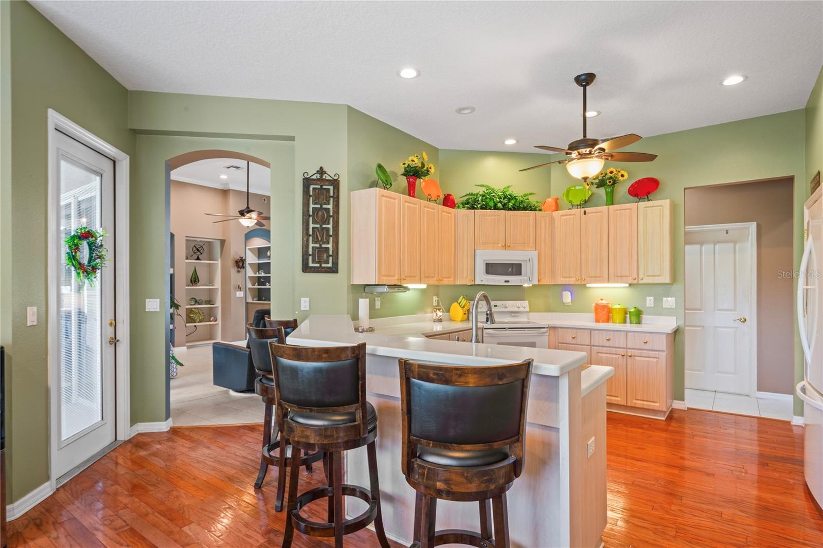 Image 9 of 62 For 9272 Westshore Drive