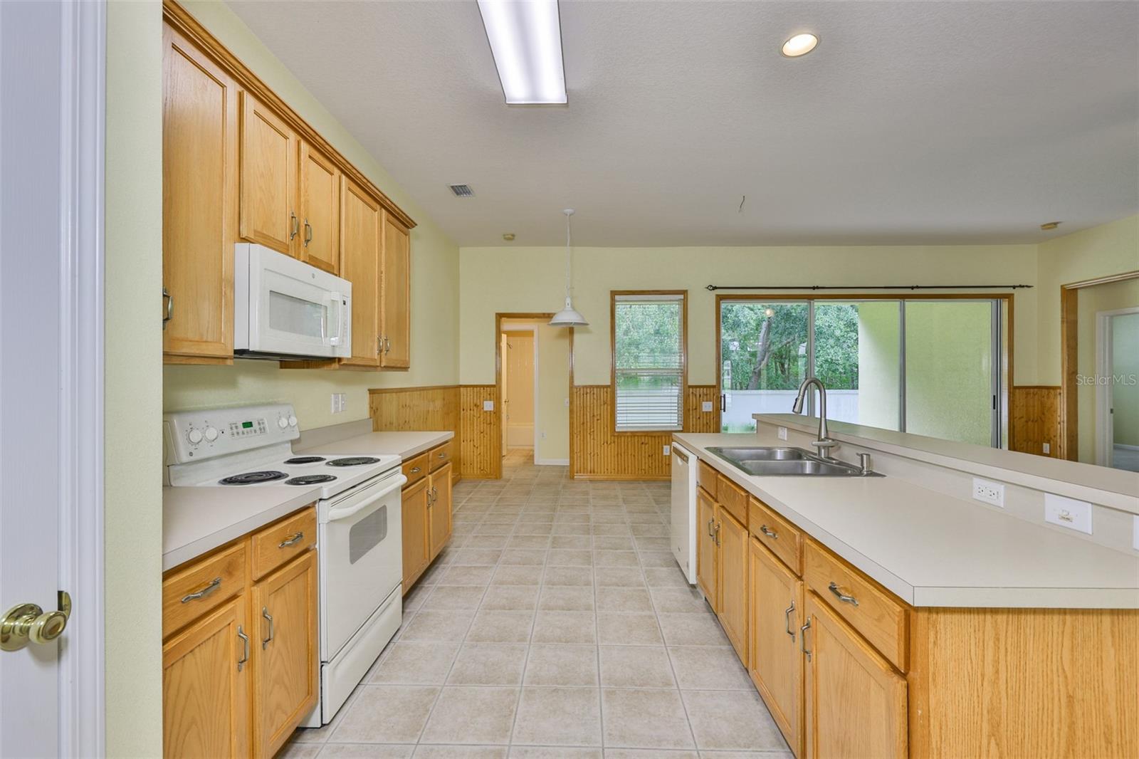 Listing photo id 9 for 5717 Riva Ridge Drive