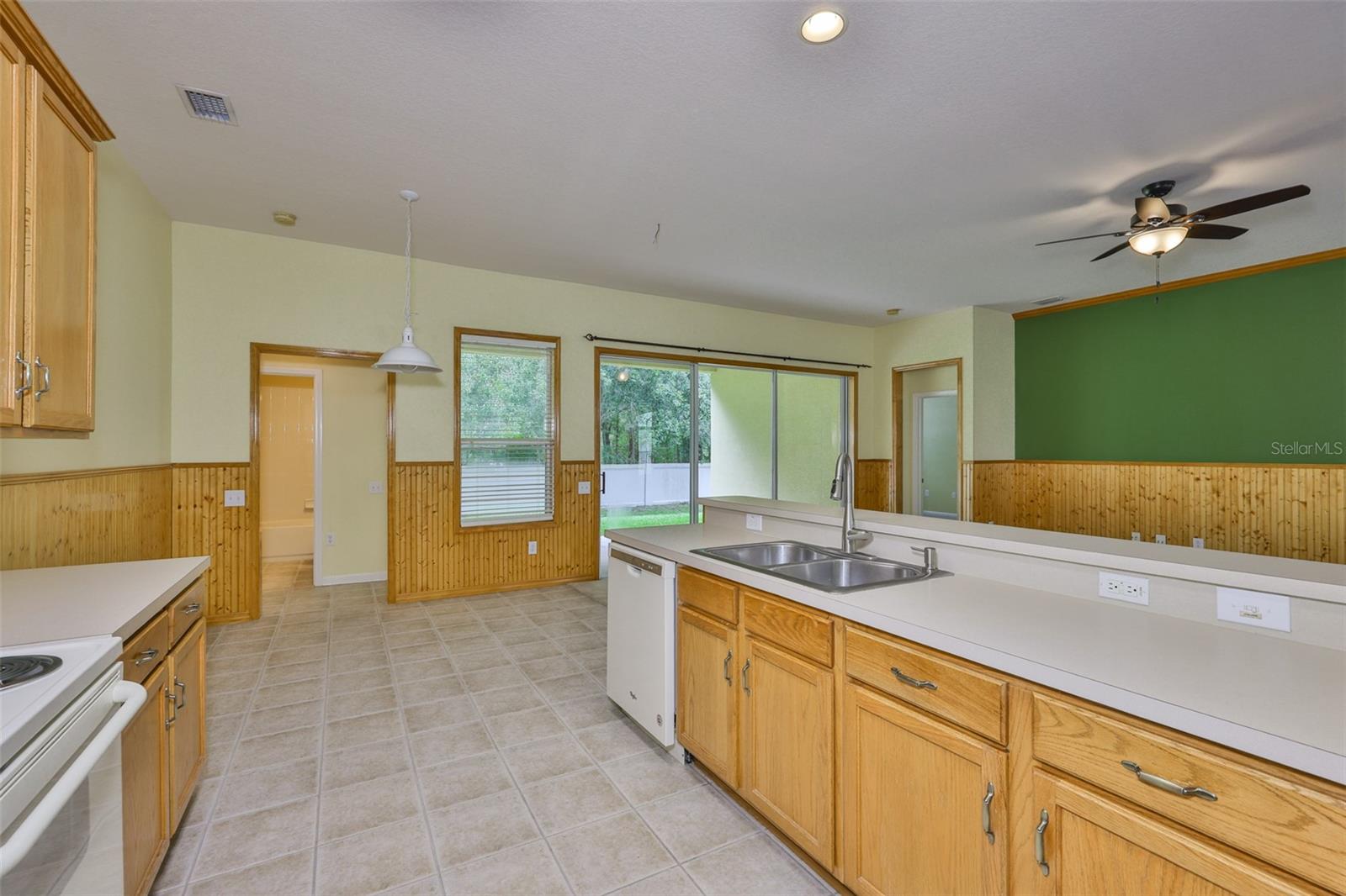 Listing photo id 10 for 5717 Riva Ridge Drive