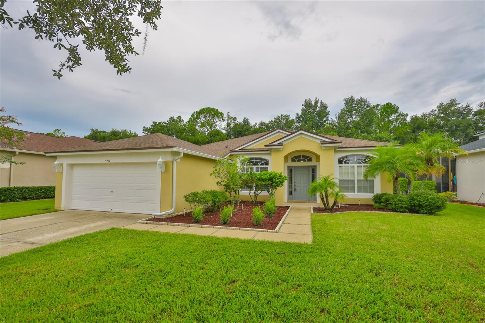 Listing photo id 0 for 5717 Riva Ridge Drive