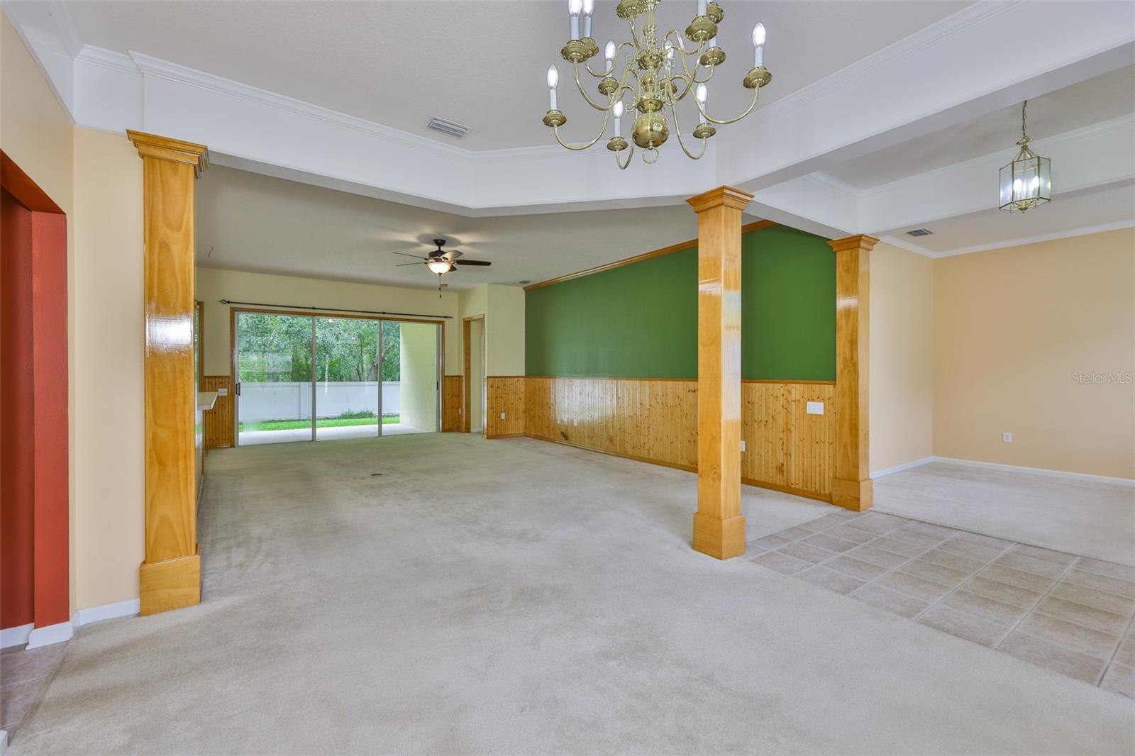Listing photo id 2 for 5717 Riva Ridge Drive