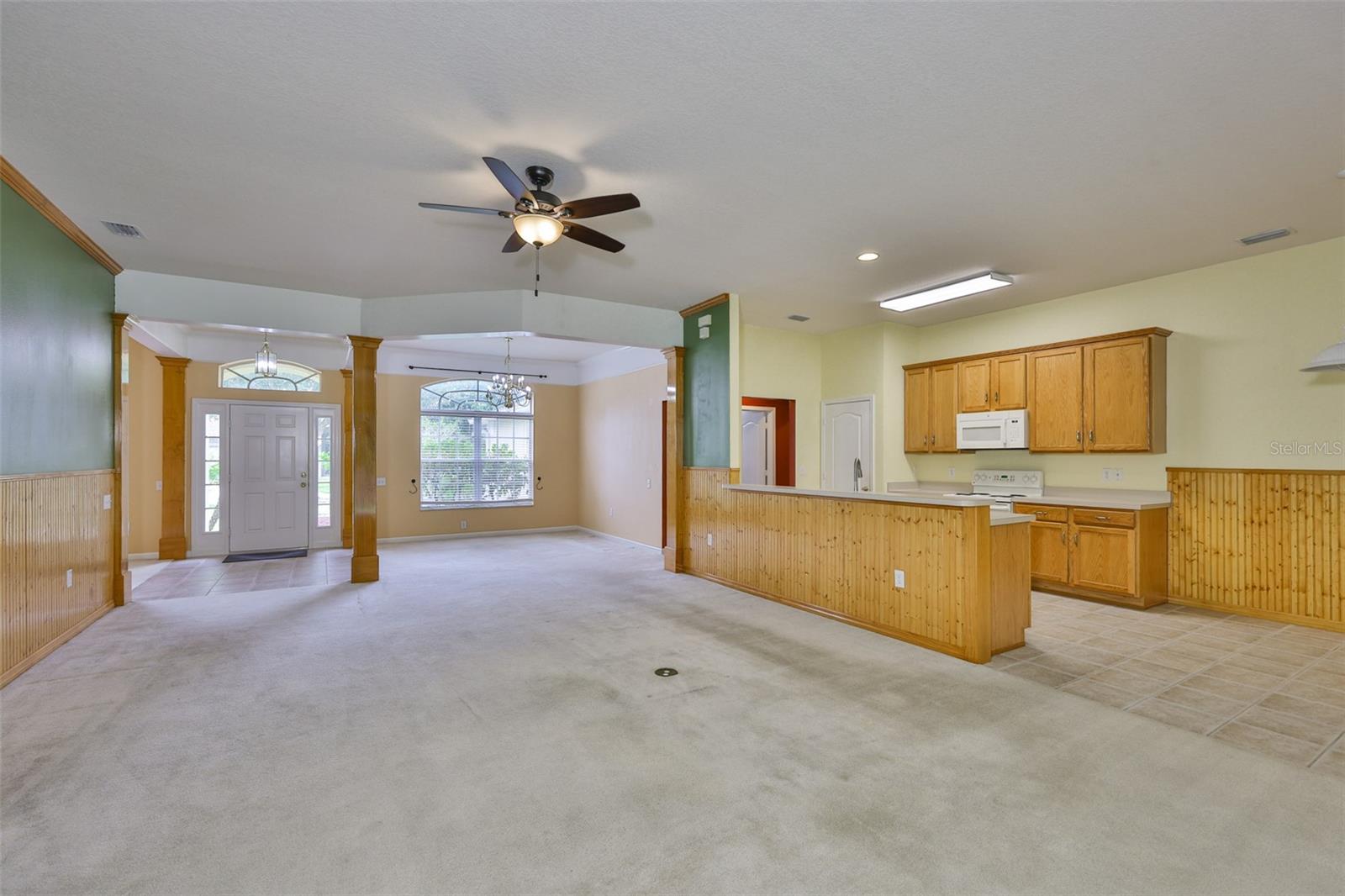 Listing photo id 5 for 5717 Riva Ridge Drive