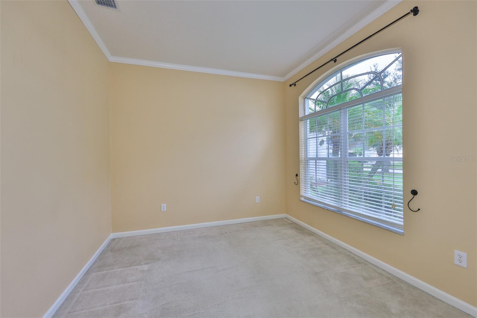Listing photo id 6 for 5717 Riva Ridge Drive
