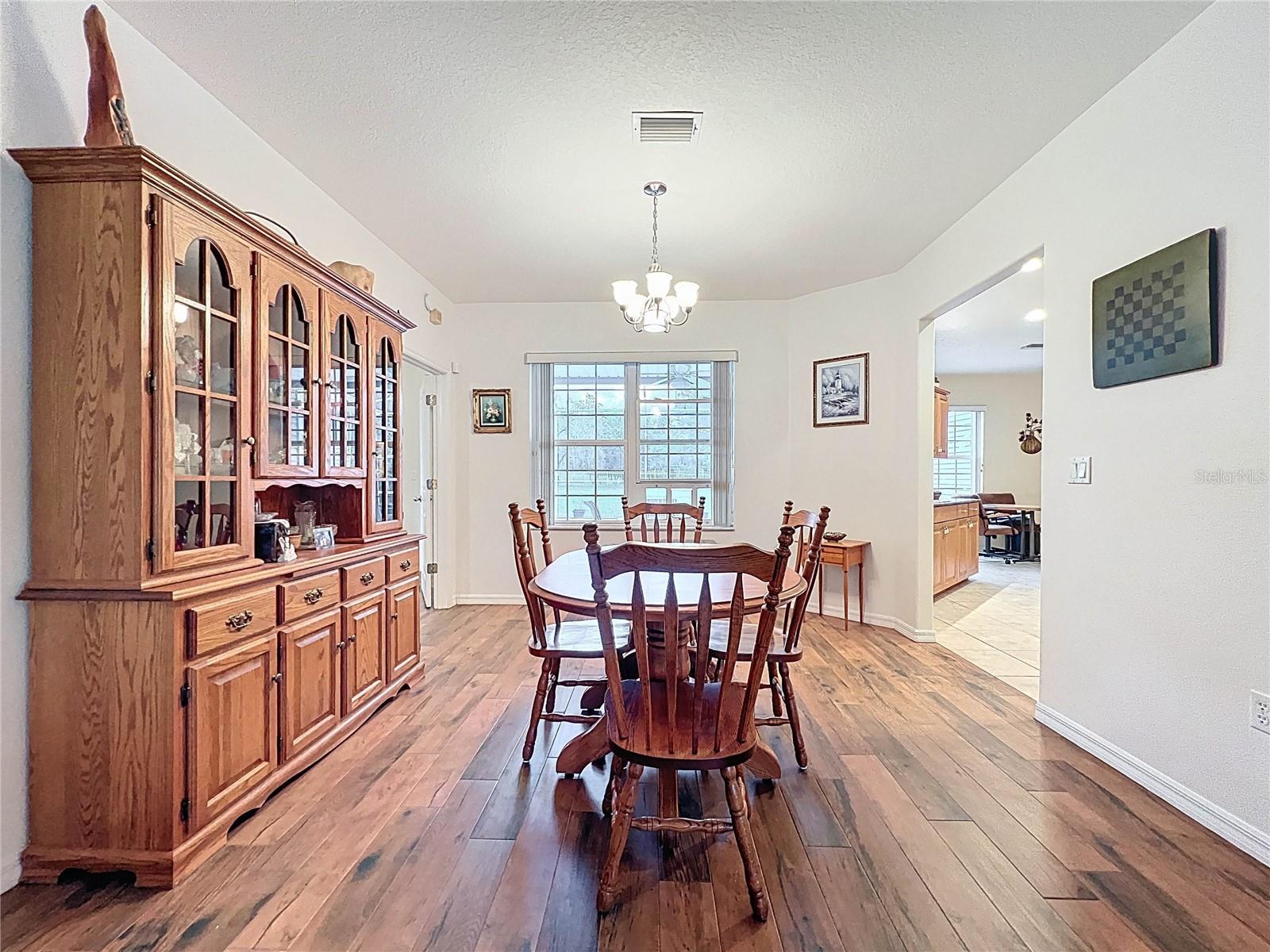 Listing photo id 14 for 13383 Cooper Road