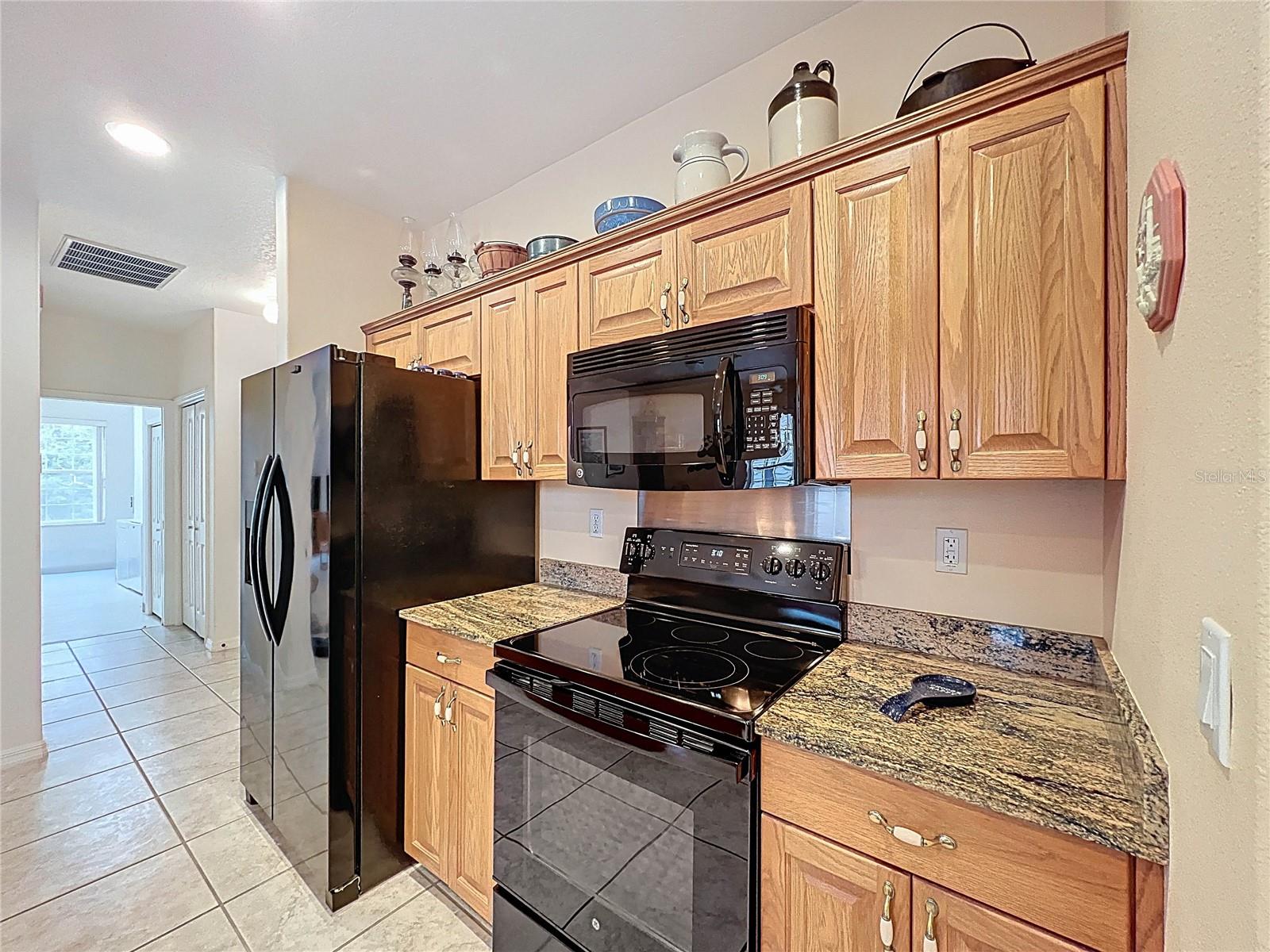 Listing photo id 17 for 13383 Cooper Road