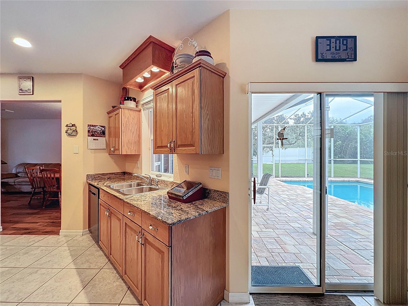 Listing photo id 20 for 13383 Cooper Road