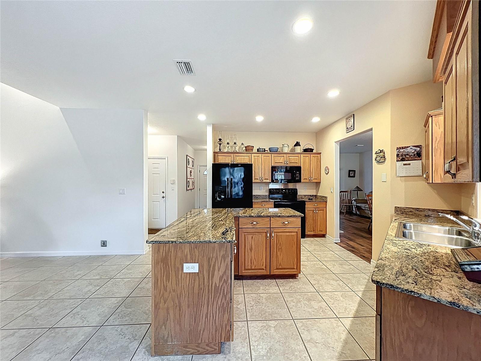 Listing photo id 21 for 13383 Cooper Road