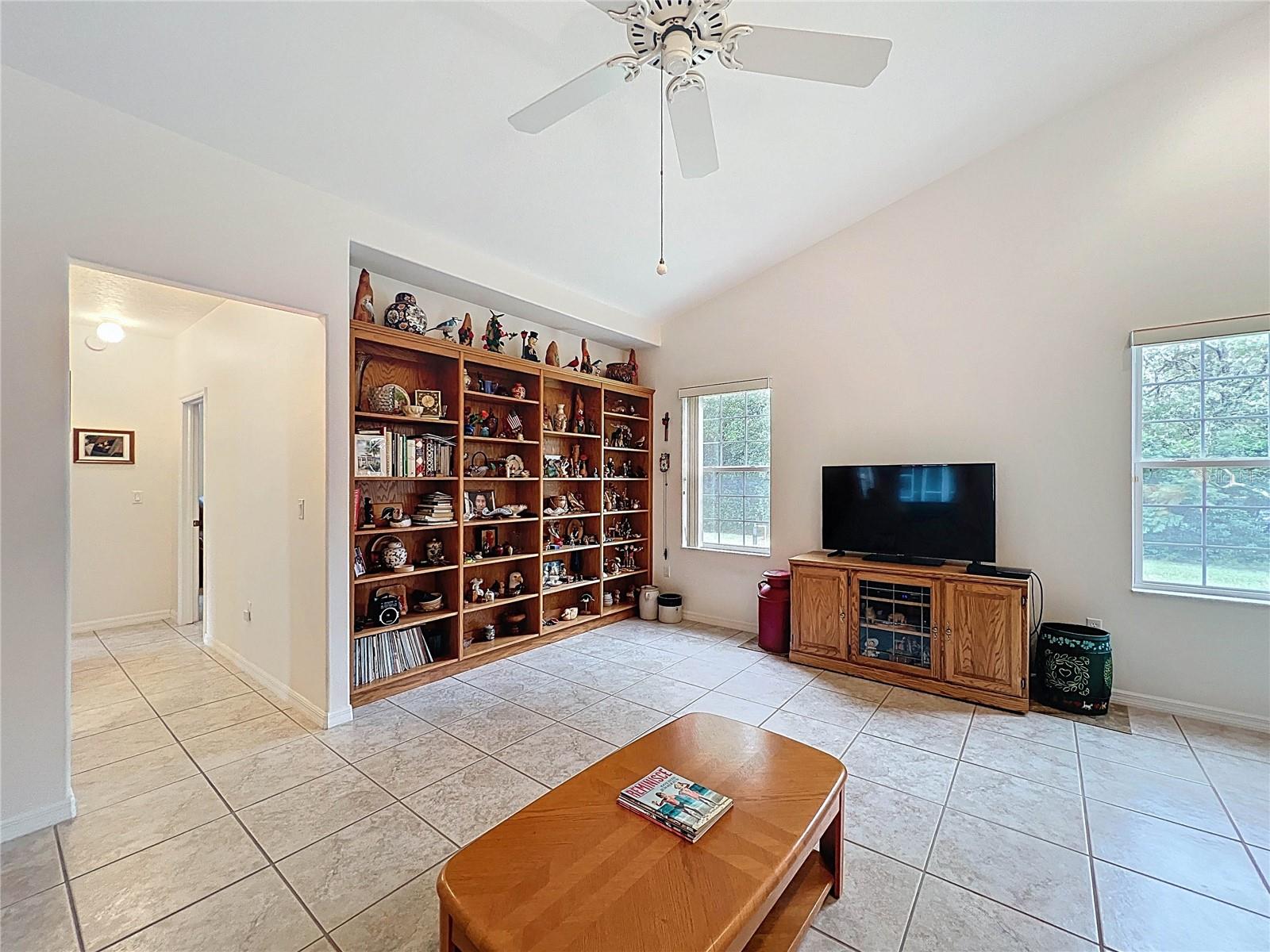 Listing photo id 26 for 13383 Cooper Road