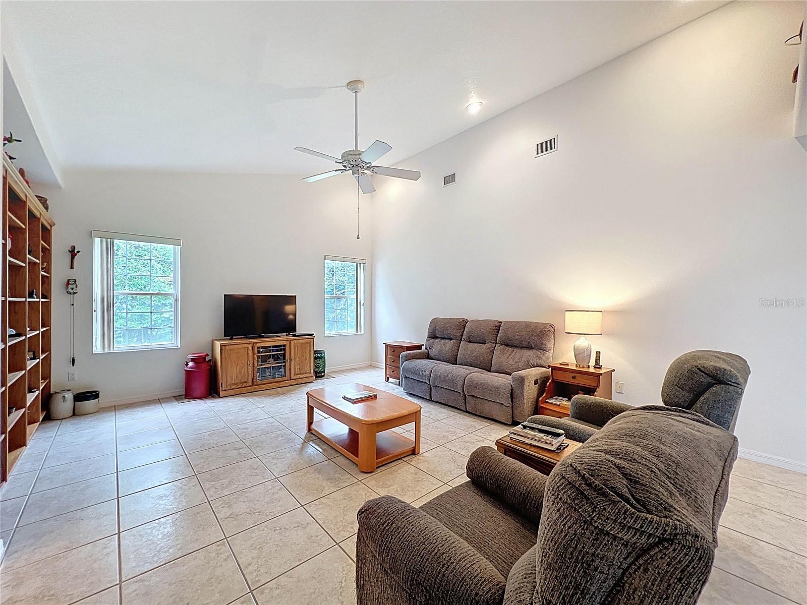 Listing photo id 29 for 13383 Cooper Road