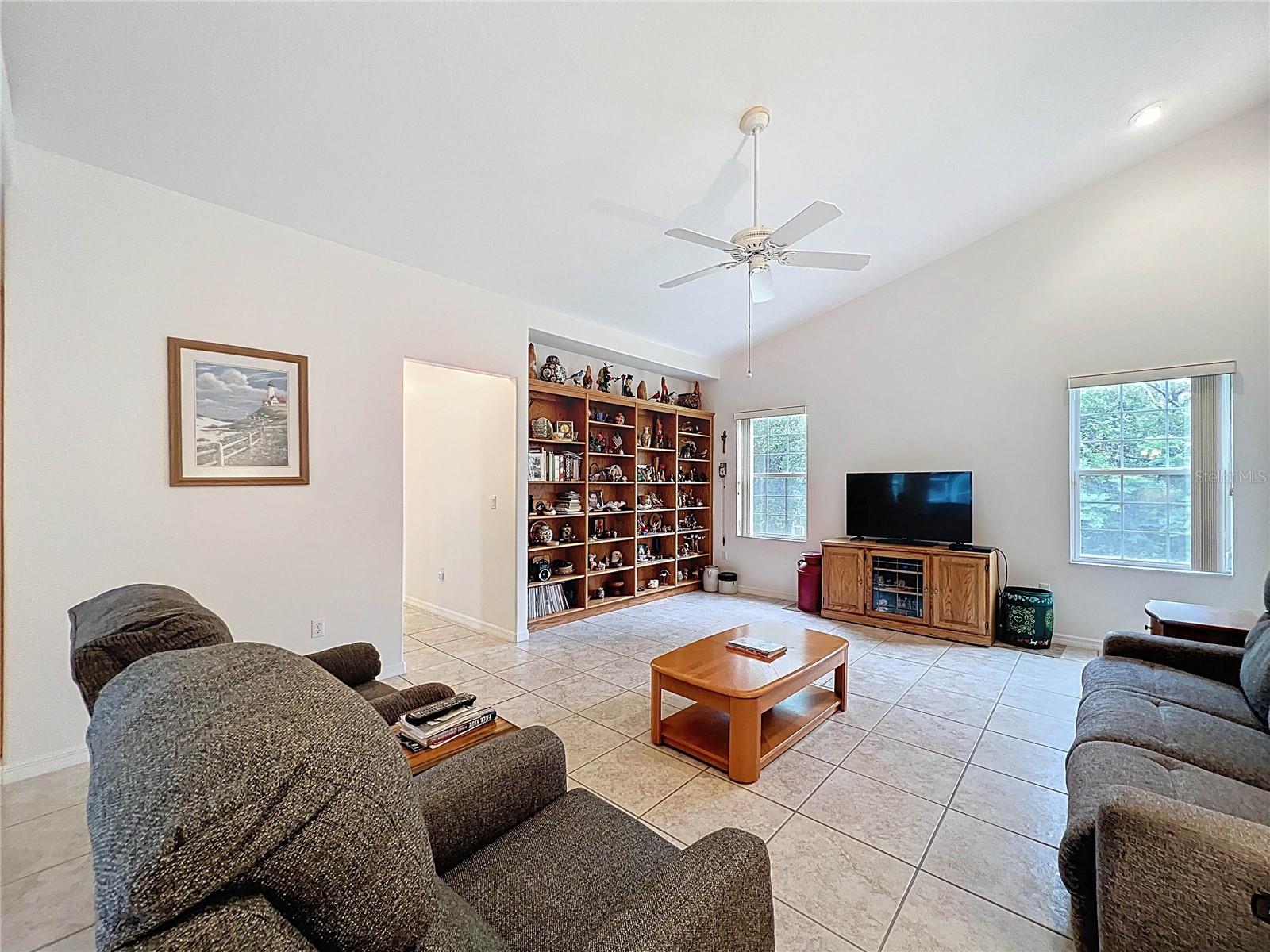 Listing photo id 30 for 13383 Cooper Road