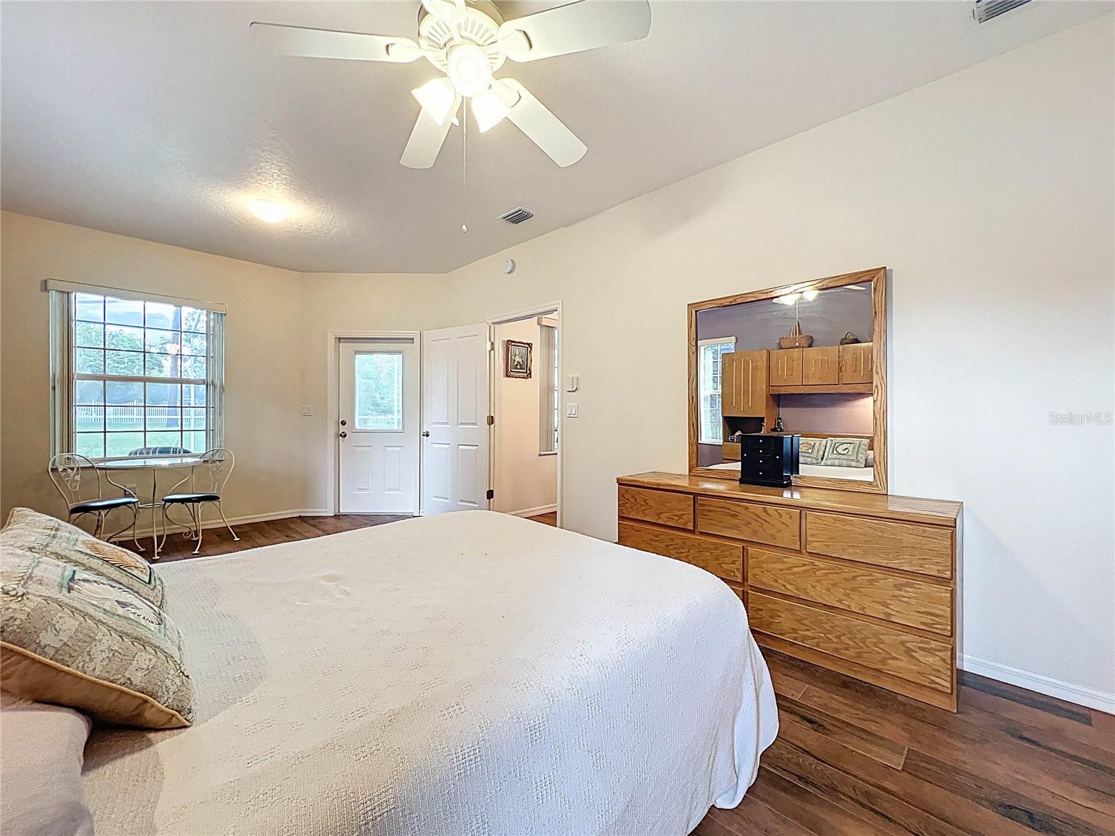 Listing photo id 33 for 13383 Cooper Road