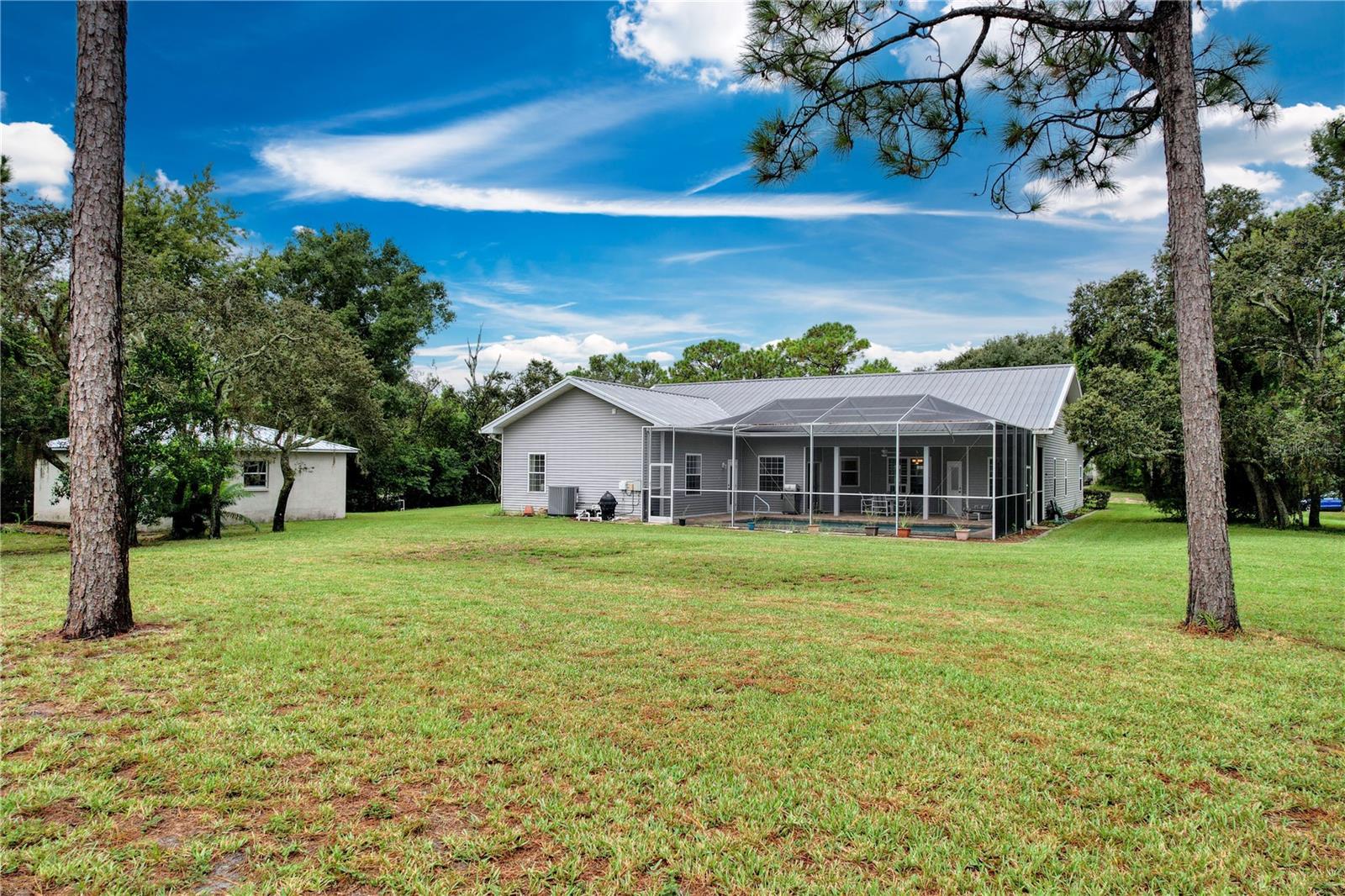 Listing photo id 64 for 13383 Cooper Road