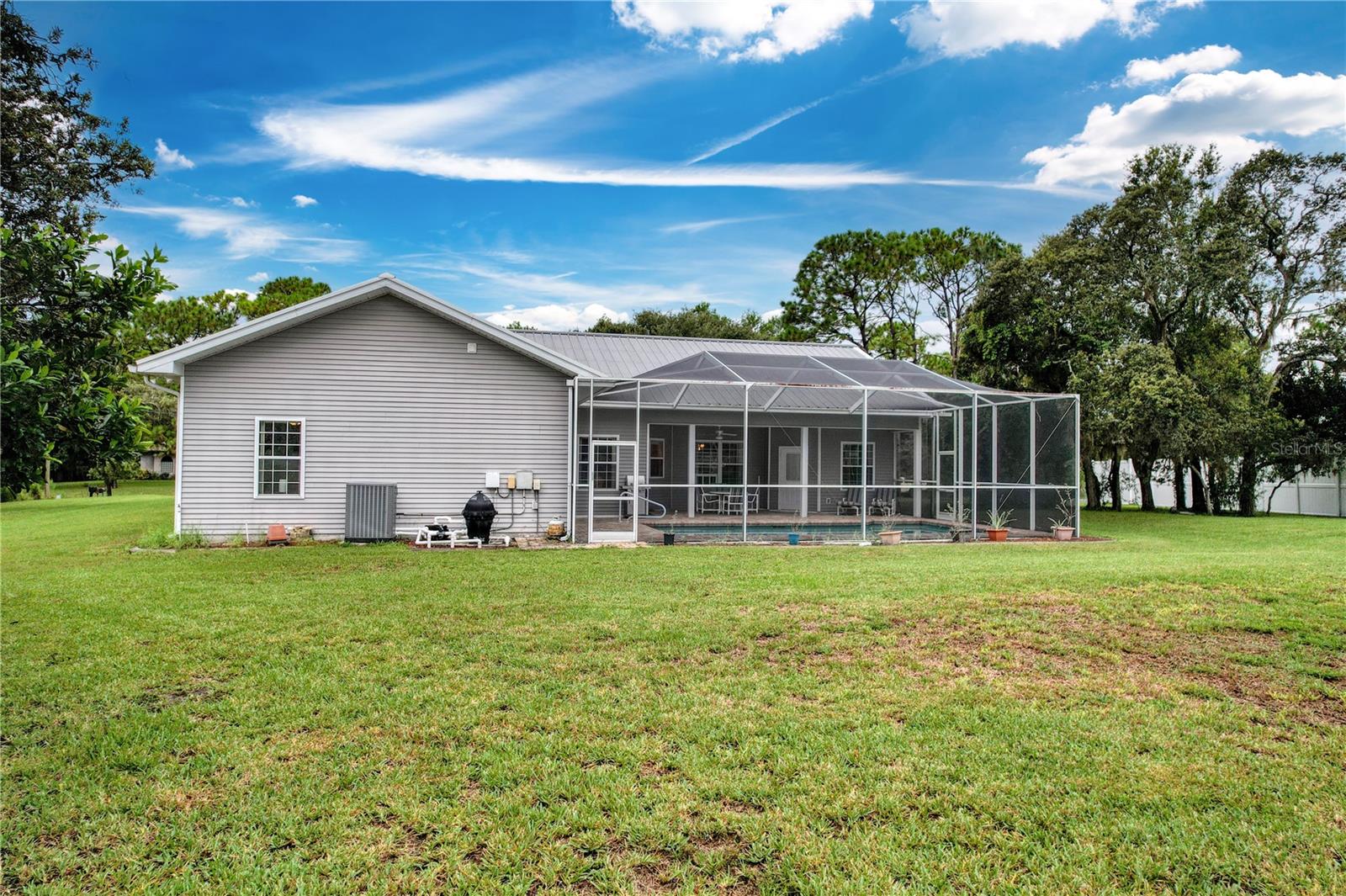 Listing photo id 69 for 13383 Cooper Road