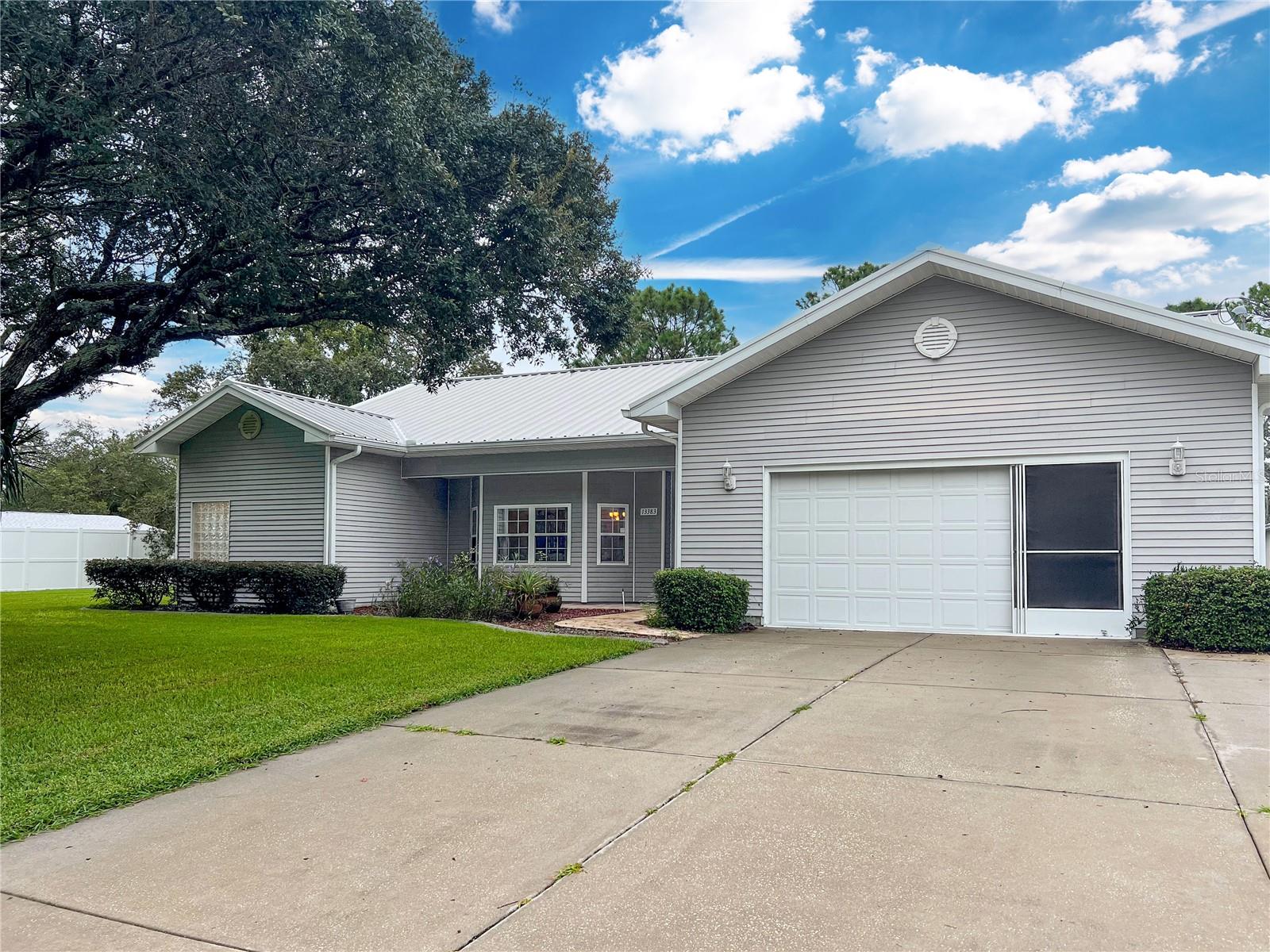 Listing photo id 78 for 13383 Cooper Road