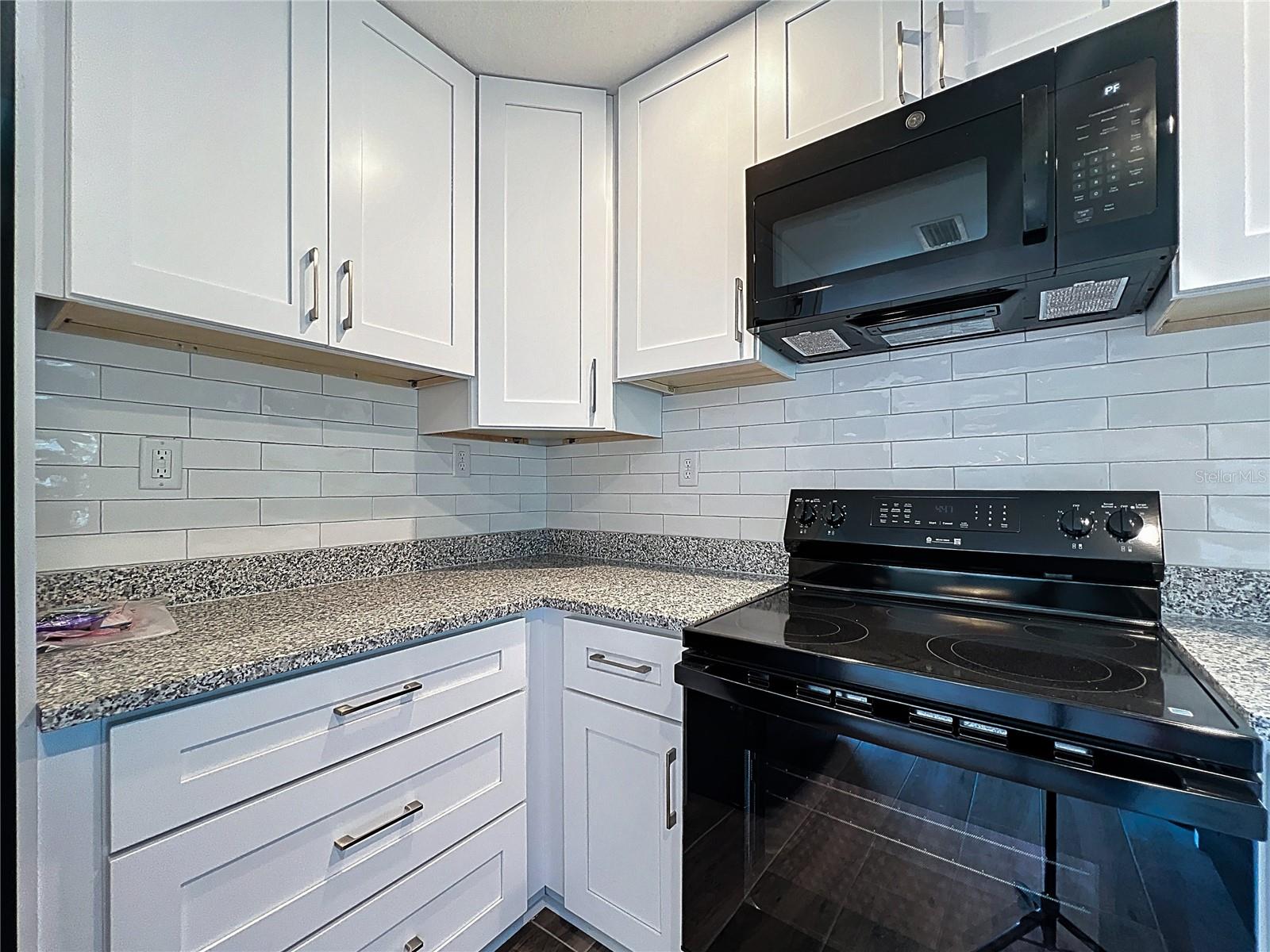 Image 11 of 70 For 11293 Bayshore Drive 87
