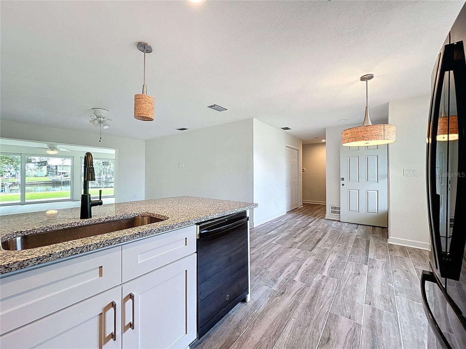 Image 12 of 70 For 11293 Bayshore Drive 87