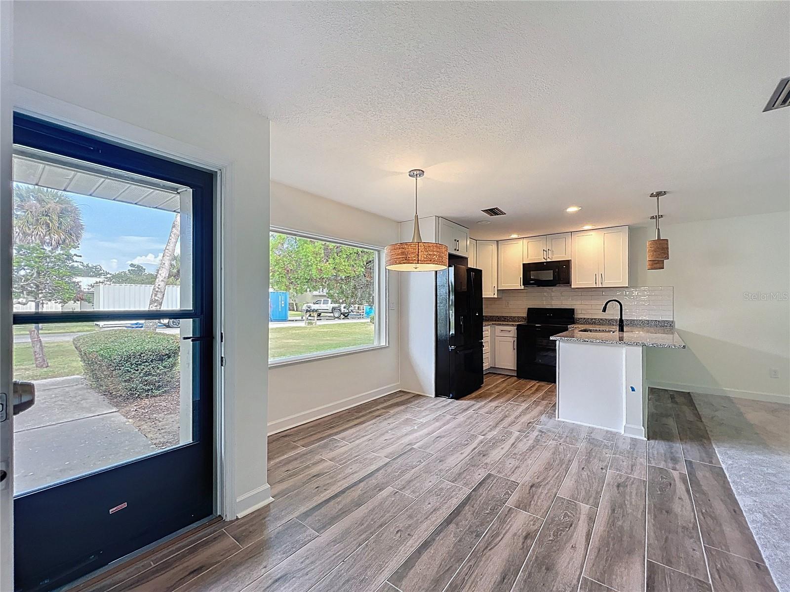 Image 5 of 70 For 11293 Bayshore Drive 87