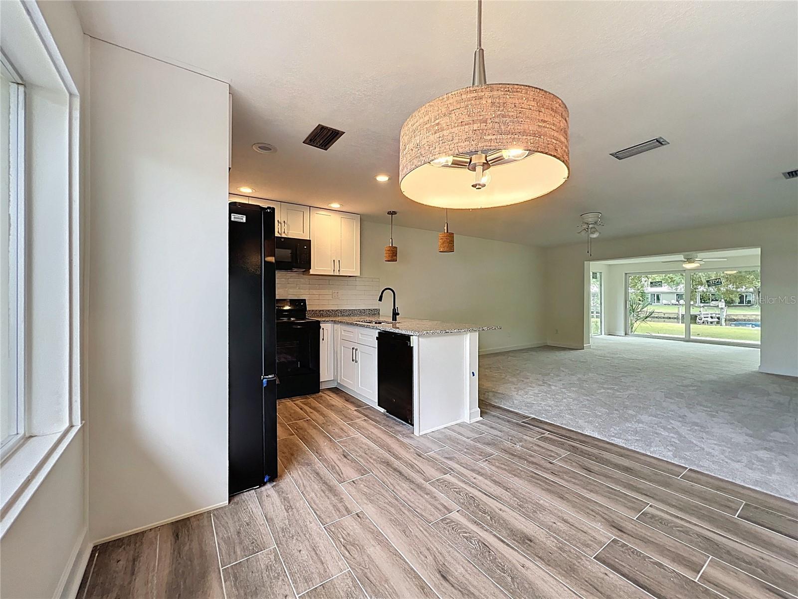 Image 7 of 70 For 11293 Bayshore Drive 87