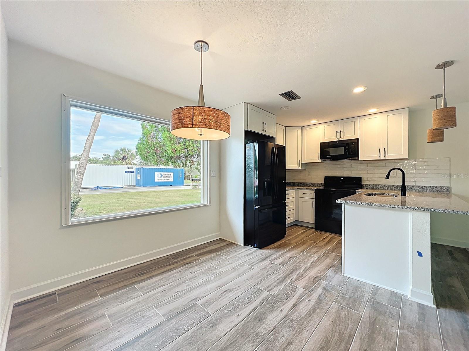 Image 8 of 70 For 11293 Bayshore Drive 87