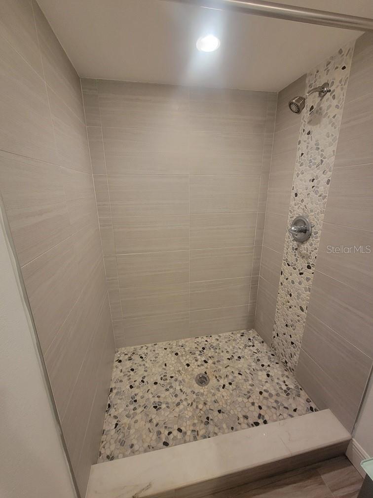 Image 16 of 25 For 7605 Greybirch Terrace