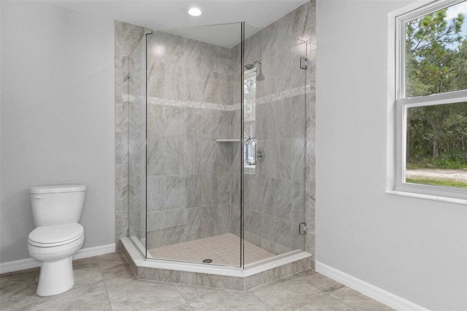 Image 19 of 30 For 2492 Lackland Avenue
