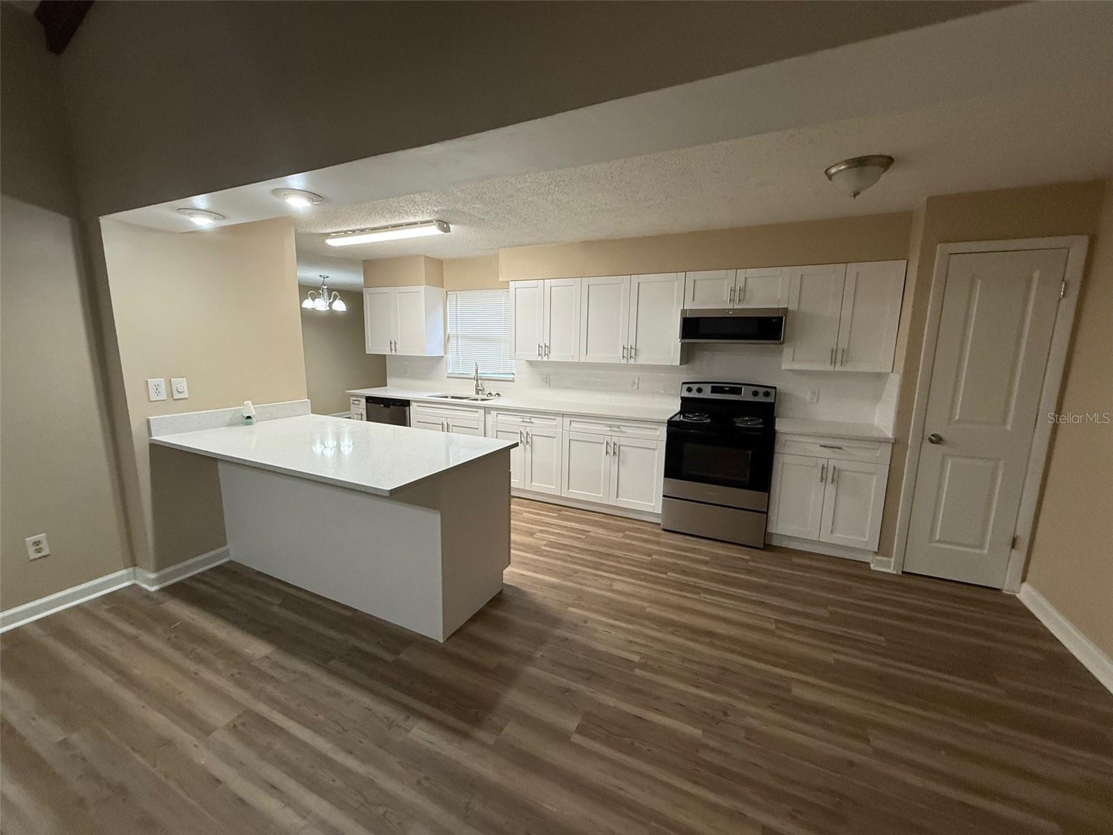 Image 5 of 23 For 931 Cedar Drive
