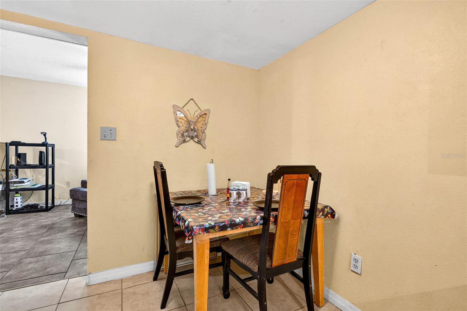Image 5 of 42 For 9930 Leguna Street