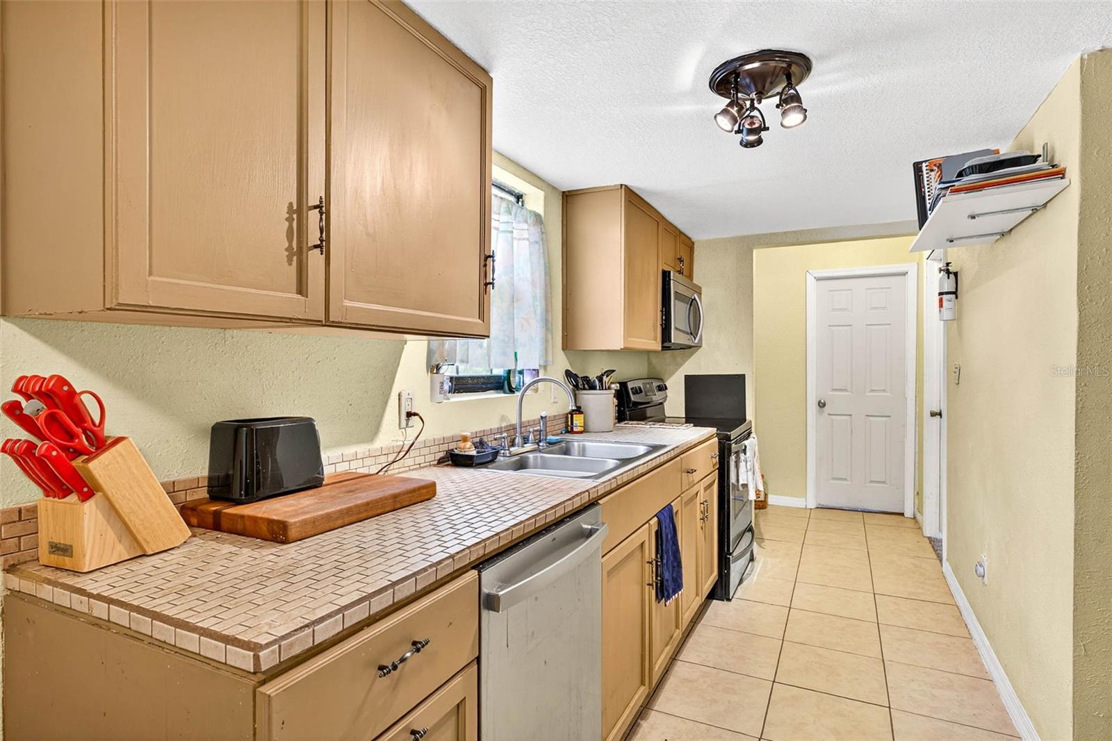 Image 6 of 42 For 9930 Leguna Street