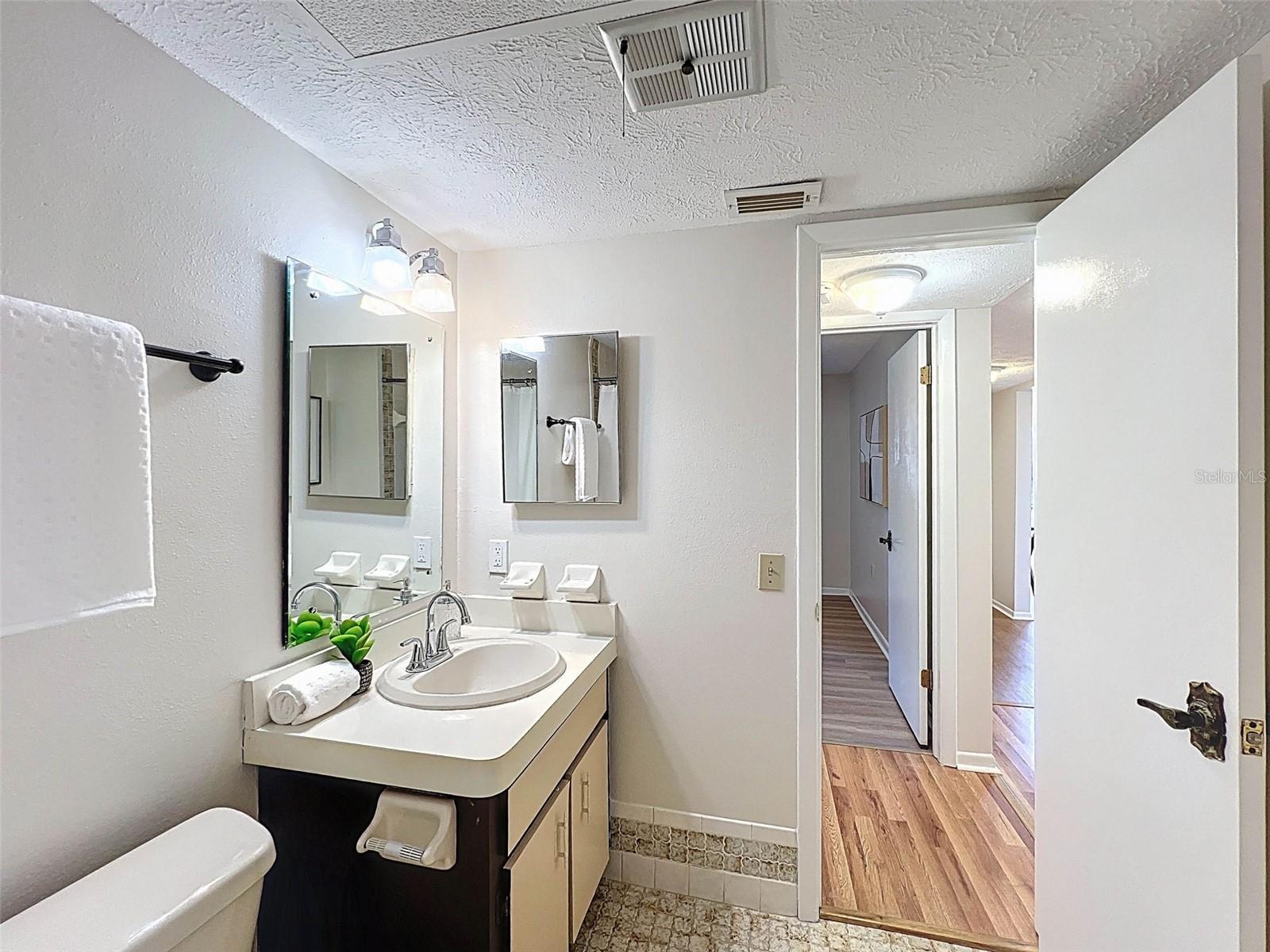 Listing photo id 23 for 7725 Forest Trail