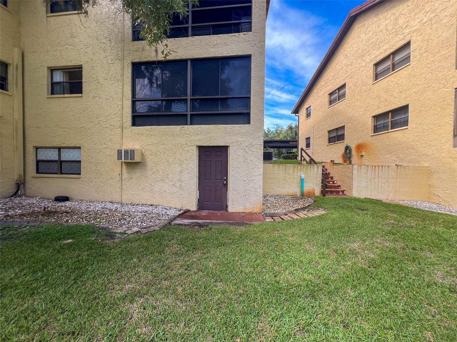 Listing photo id 27 for 7725 Forest Trail
