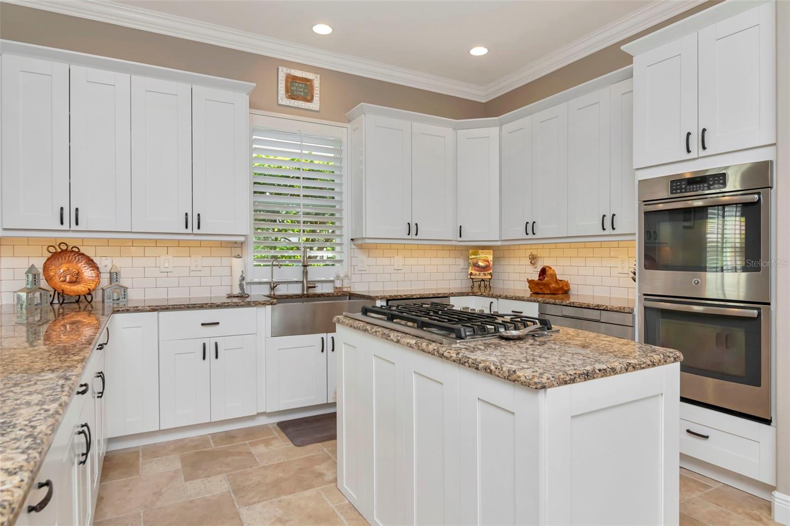 Image 12 of 49 For 5312 Avenal Drive
