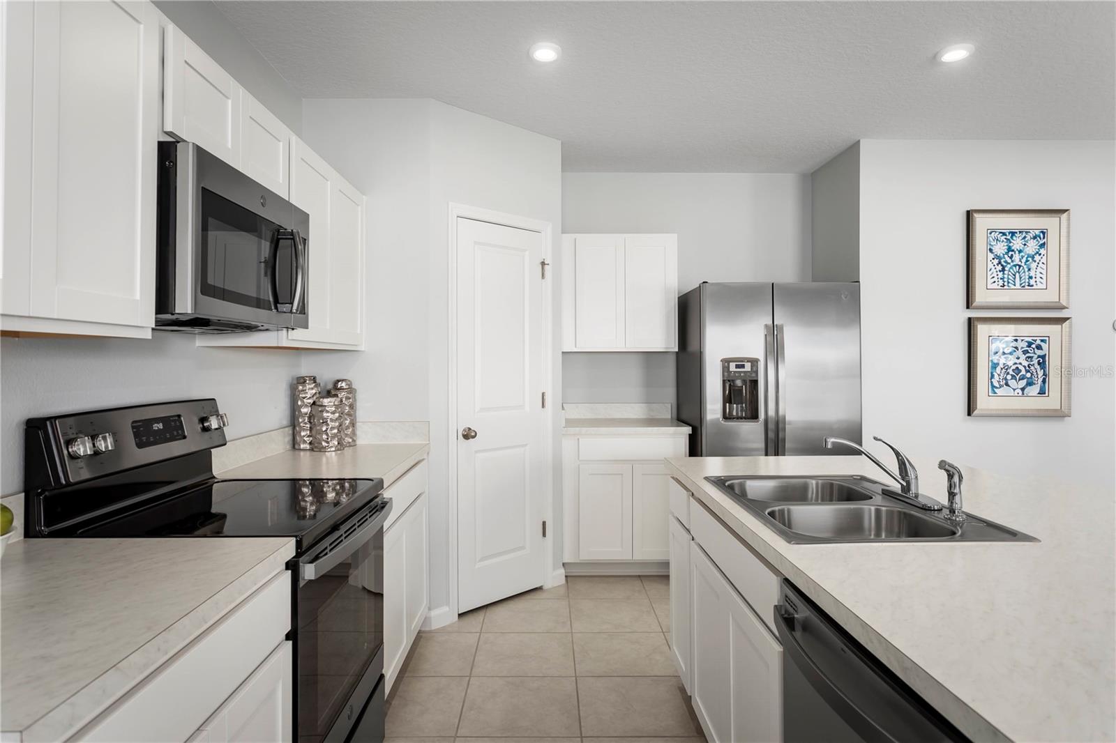 Image 7 of 17 For 537 171st Street E