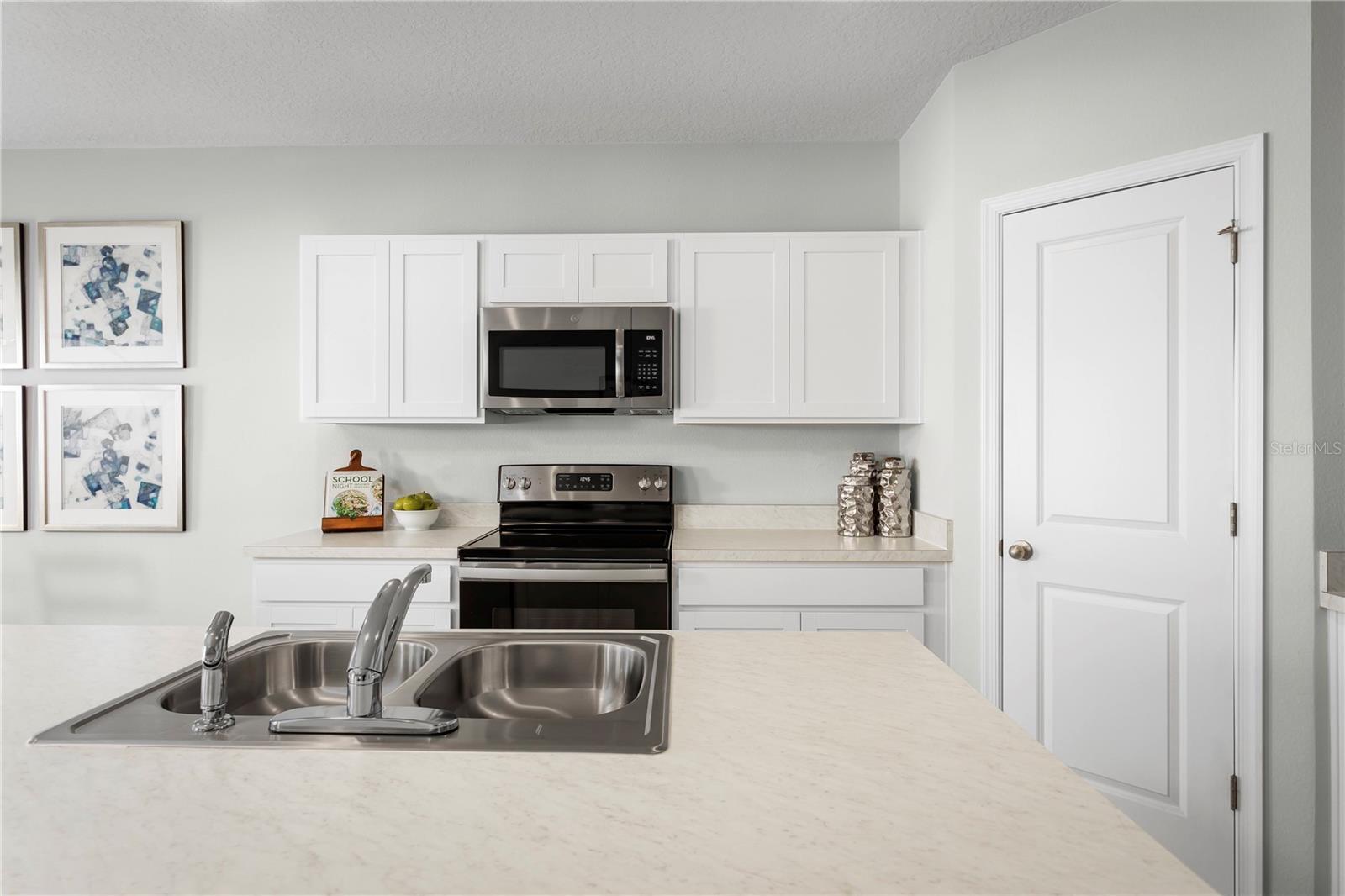 Image 9 of 17 For 537 171st Street E