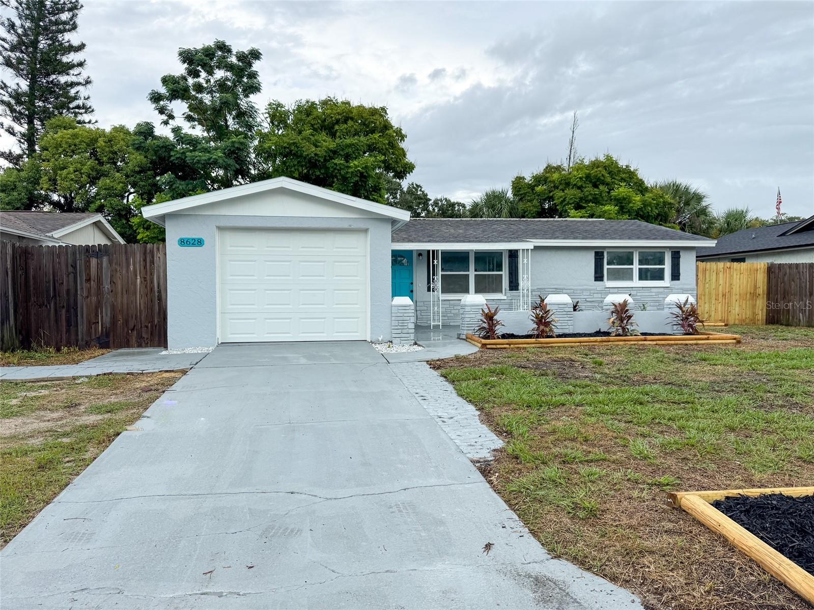 Image 4 of 35 For 8628 Roble Way