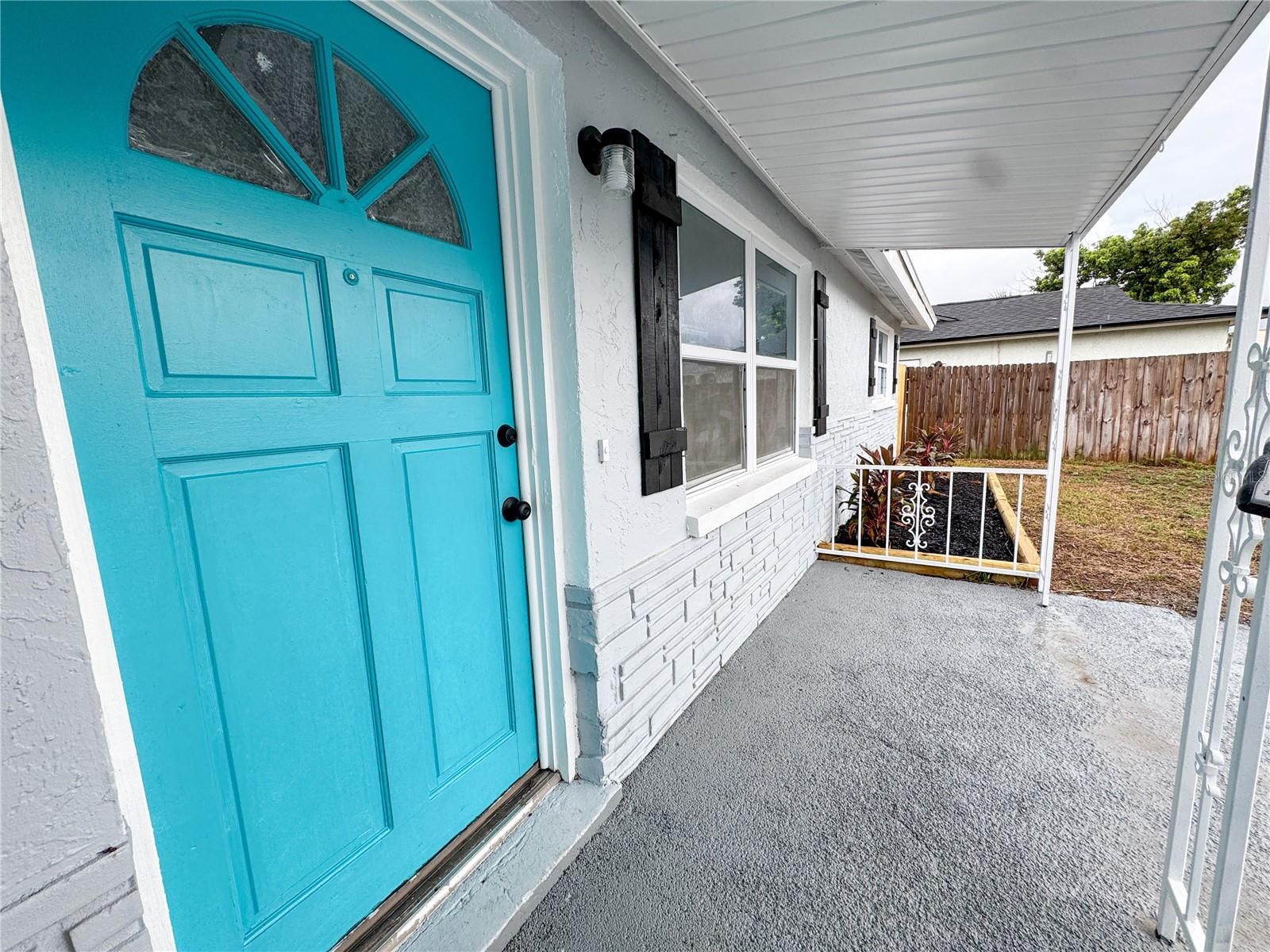 Image 5 of 35 For 8628 Roble Way
