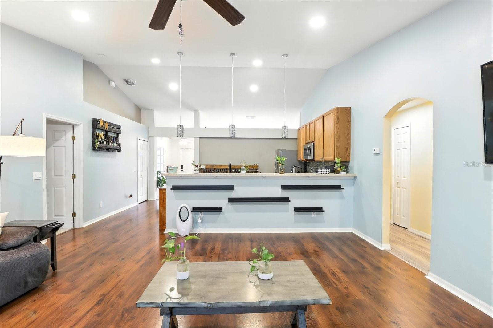 Listing photo id 11 for 6568 Waycross Way