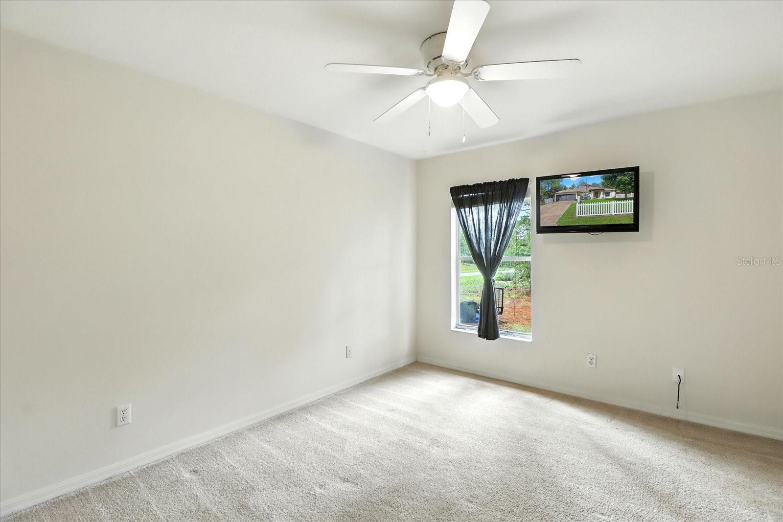 Listing photo id 13 for 6568 Waycross Way
