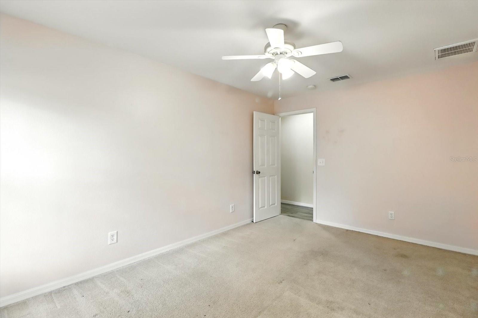 Listing photo id 17 for 6568 Waycross Way