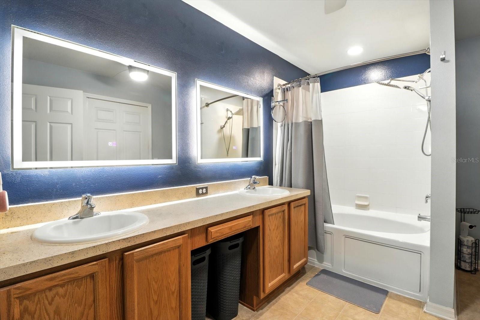 Listing photo id 24 for 6568 Waycross Way