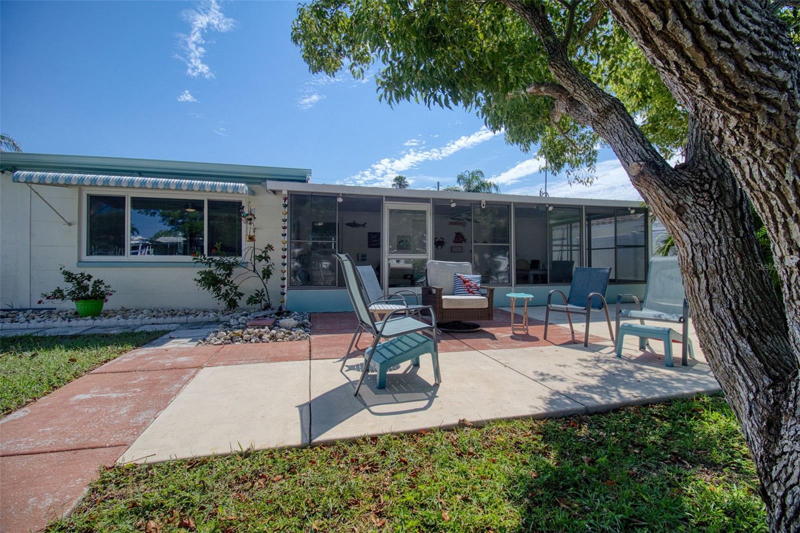 Image 24 of 36 For 13625 Maria Drive