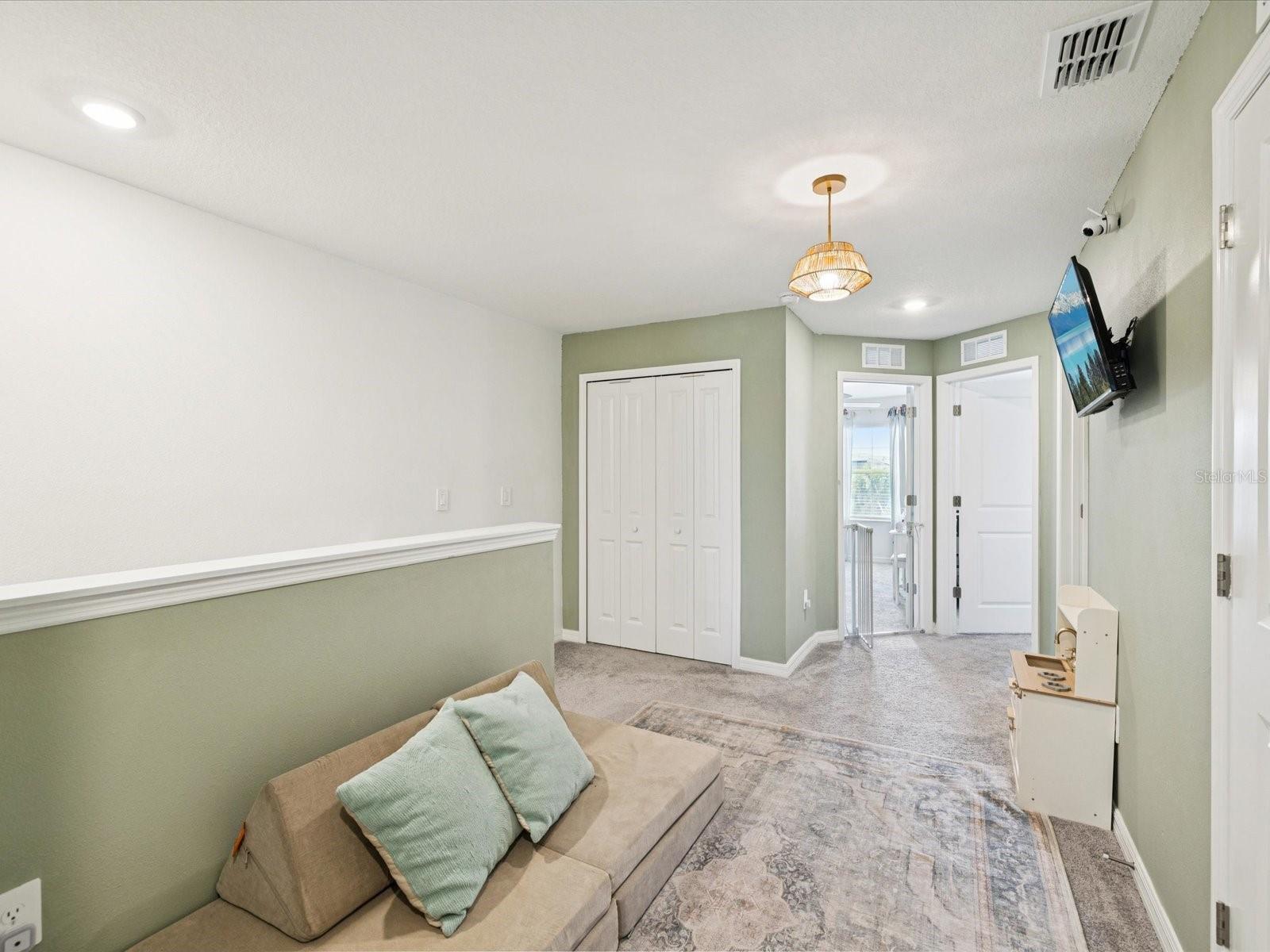 Image 23 of 46 For 8315 Corner Pine Way