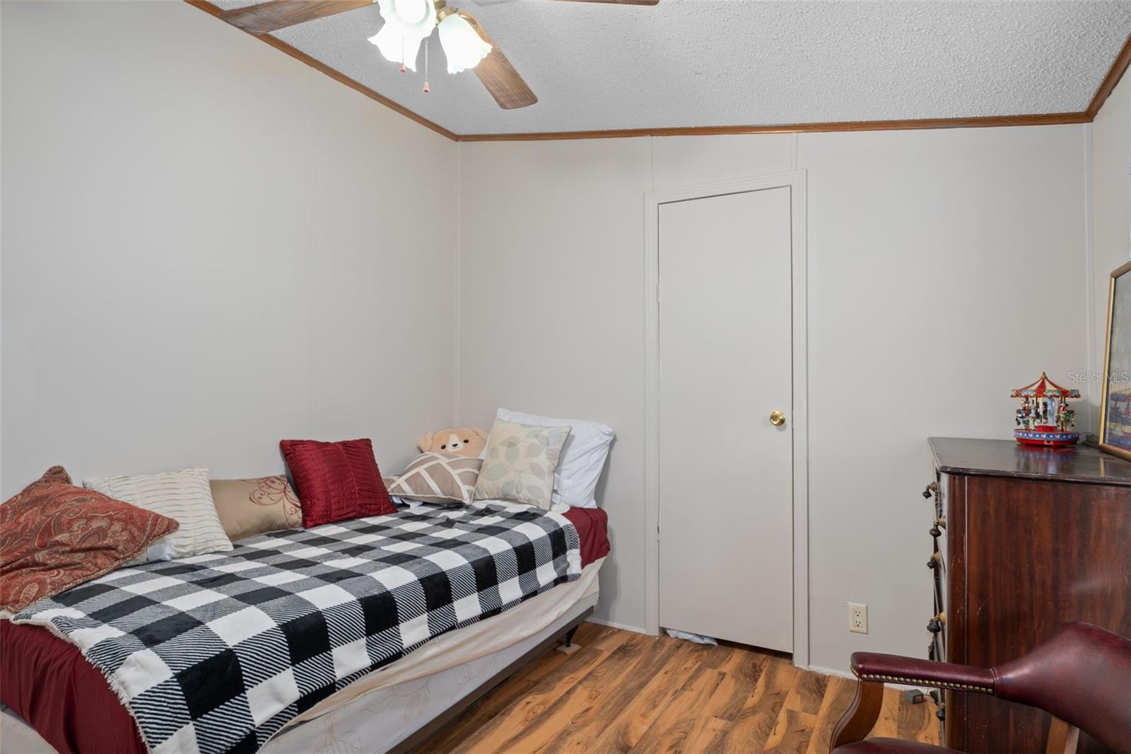 Image 33 of 61 For 27167 Popiel Road