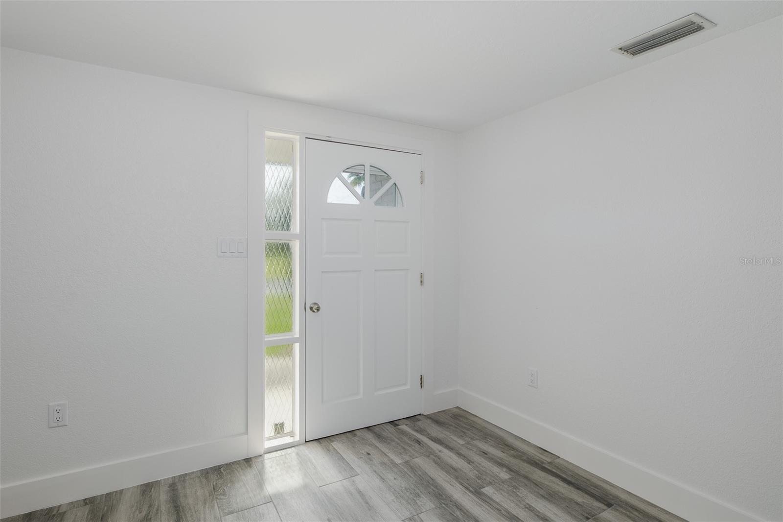Image 6 of 81 For 8201 Channel Drive