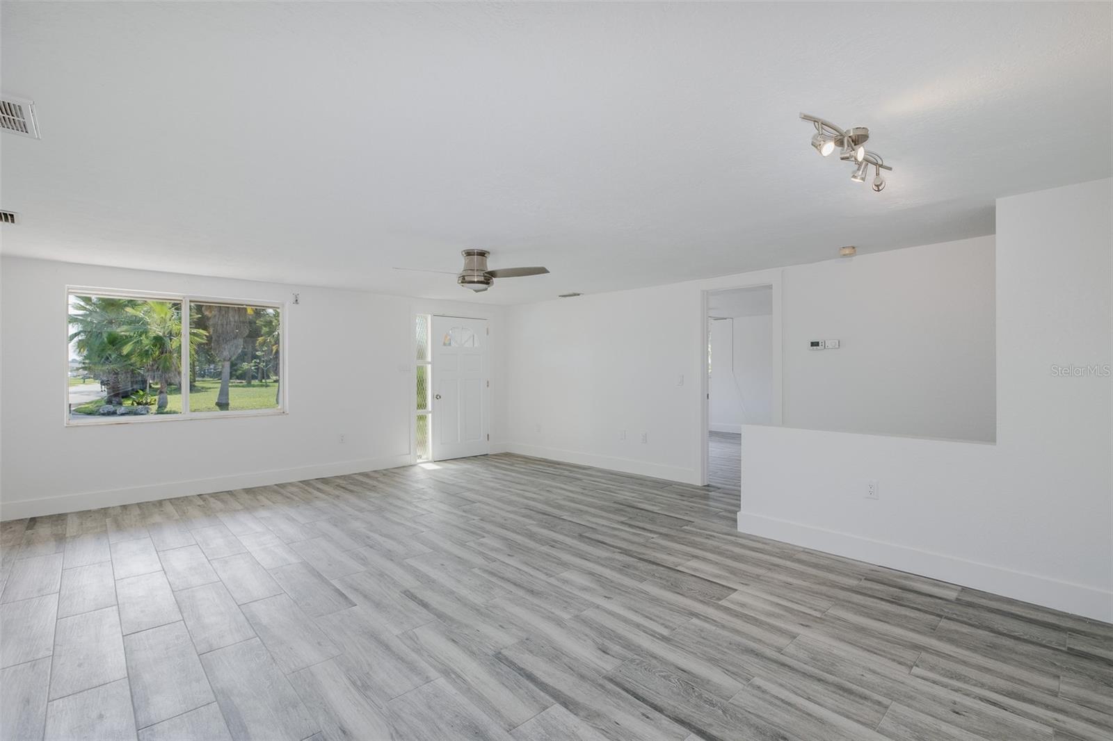 Image 8 of 81 For 8201 Channel Drive