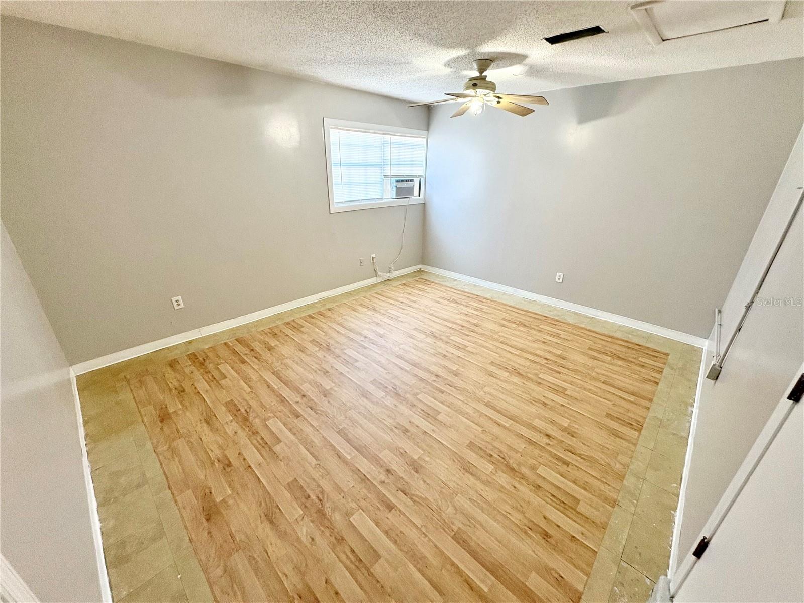 Image 15 of 18 For 5389 Mariner Boulevard