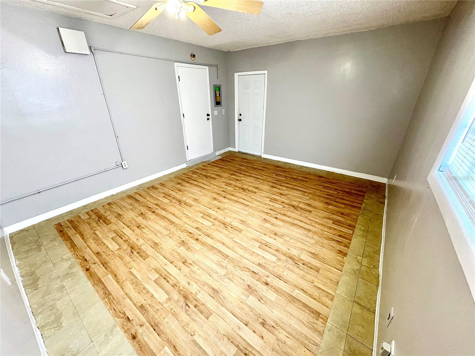 Image 16 of 18 For 5389 Mariner Boulevard