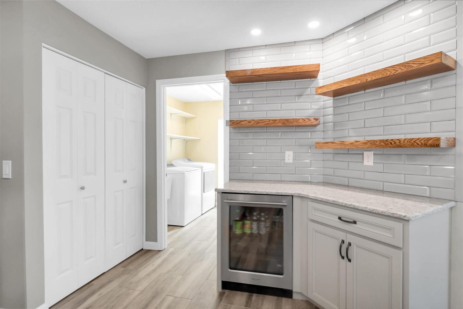 Listing photo id 8 for 10689 Fallen Leaf Lane