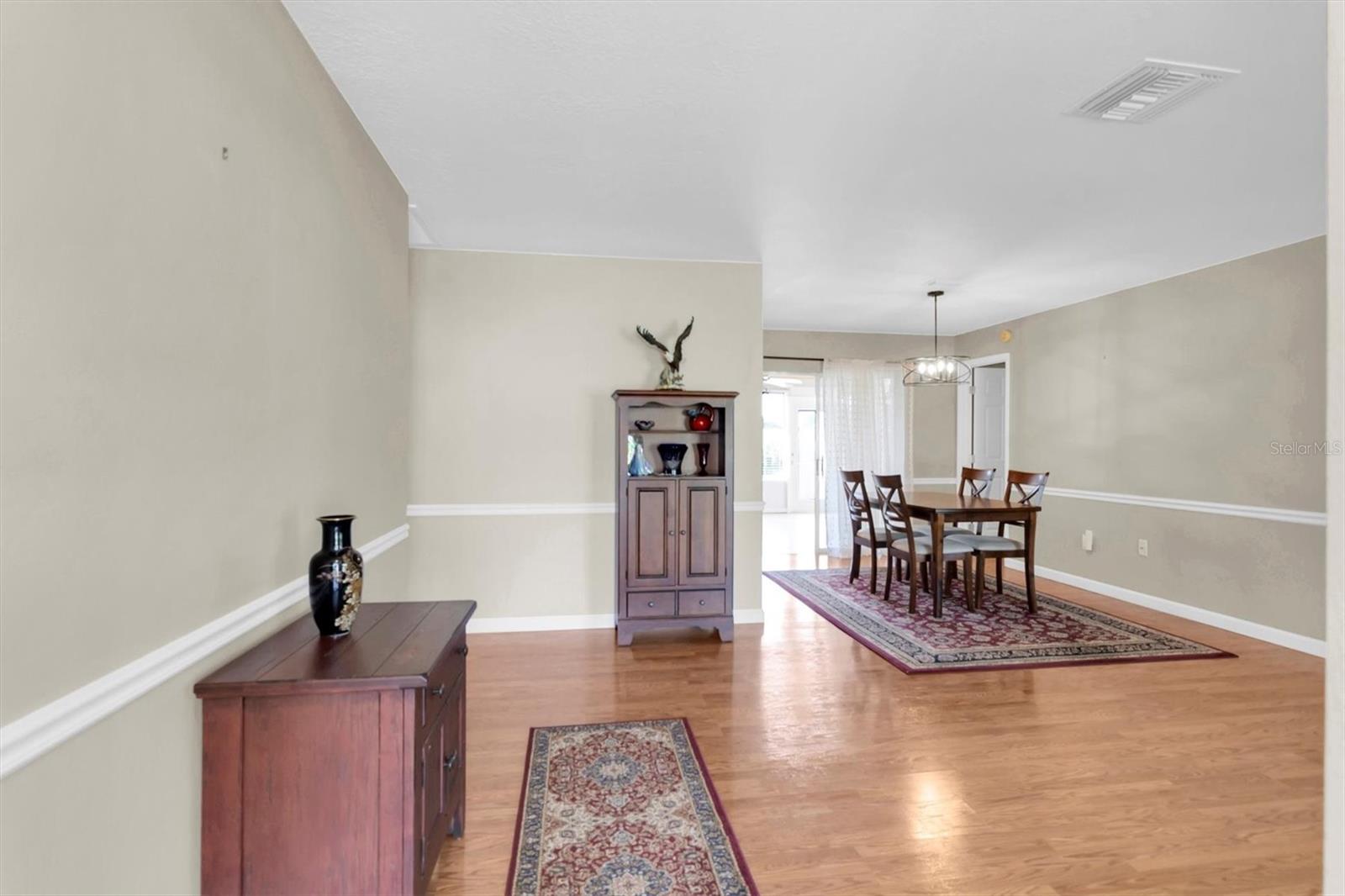 Listing photo id 10 for 10689 Fallen Leaf Lane