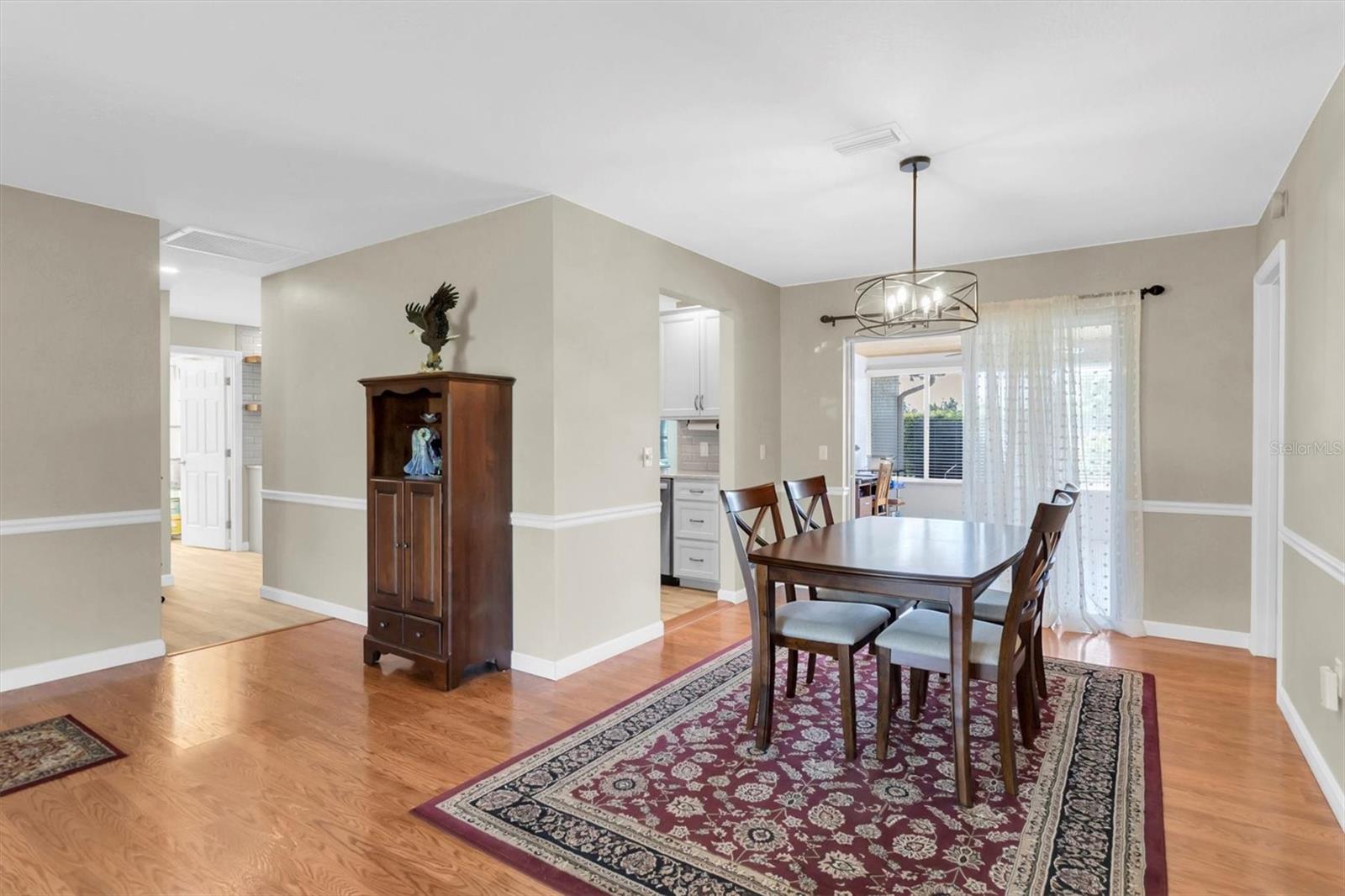 Listing photo id 12 for 10689 Fallen Leaf Lane